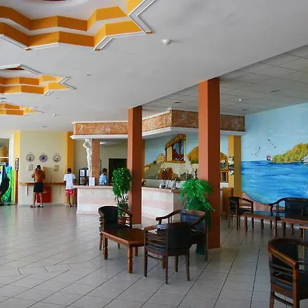 Aqua Sun Village Hotel 3*